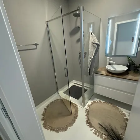 Lägenhet Medenyhamor